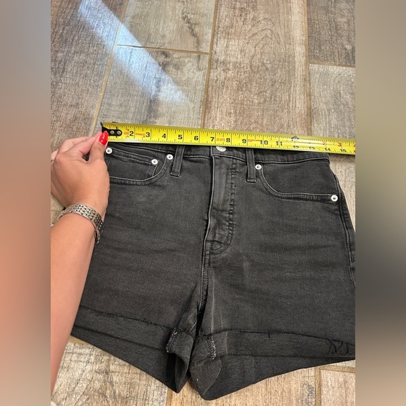 Madewell Women's High Rise Black Washed Denim Short   Sz: 25 - Picture 6 of 6